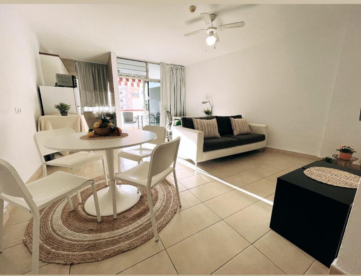 Vanilla Milkshake Apartment